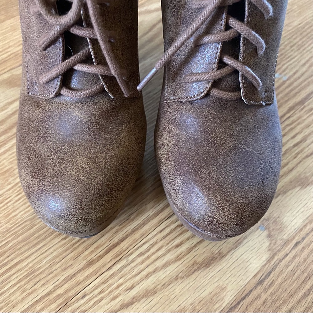 Daisy Fuentes Lace Ankle Boots - Picture 6 of 10